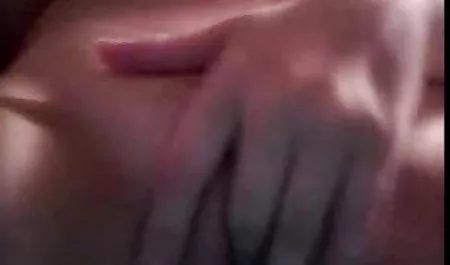 رجل يرتدي و قضي ساحرة محارم مترجم احترافي سمراء