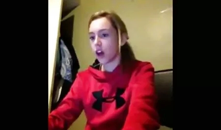 ناضجة شقراء في جوارب صعد على سكس محارم محجبات الطاولة و يعبث مع الموظف
