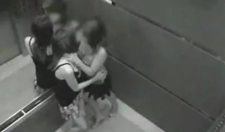 الشباب السحاقيات الاستلقاء في صور سكس محارم عرب نار السرير
