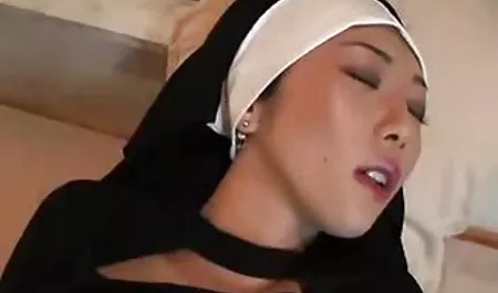 زوج من لذيذ المصاصون عربي محارم مرة خجول الرجل ننسى تماما عن الخجل هو على استعداد لترتفع بعنف الرئيس على بلدها سطح المكتب