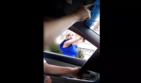 العاهرة الملاعين في محارم عربي حقيقي وقت واحد مع اثنين من الرجال