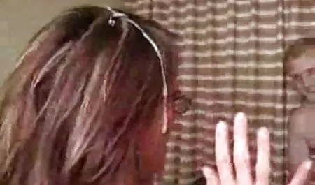 والسماح لهم تسحبه إلى كرات ، و أنين و النعيم تحت قوية لا هوادة فيها البنادق سكس مترجم عربي اب وبنته