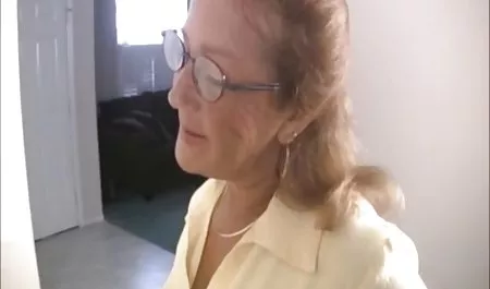 أحمر الأحلام سكس امهات مترجم للعربية اثنين من الديوك