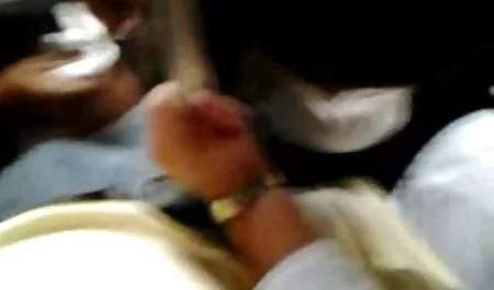 الساحرة فتاة سكس امهات مترجم للعربية يعطي اللسان