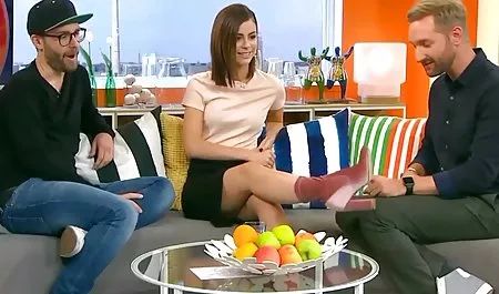 شابة شقراء تمتص ديك للتدليك سكس محارم مترجم عالمي