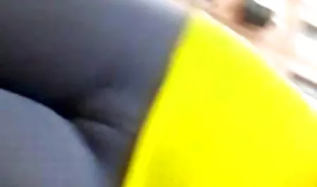 مثير شقراء في جوارب كس يستمني على طاولة بلياردو سحاق محارم عربي