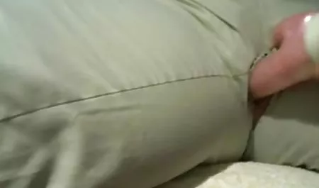 شابة شقراء أفلام سكس عربي محارم يطلب الصفح من الرجل الأسود, تمتص ديك والملاعين له