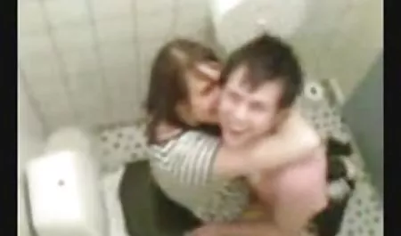 توري في ارشيف قصص السكس العربي الصالة الرياضية ليست فقط تعمل ، ولكن أيضا تمتص عضو من المدرب