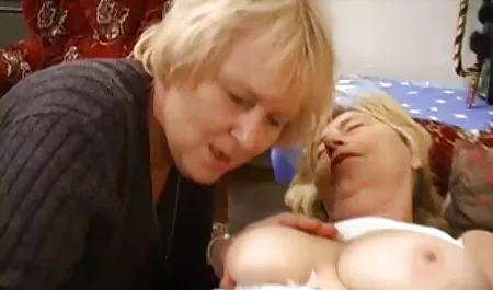 الشباب العاهرة تلحس لها العاهرة كس سكس محارم عربي جديد خلال سراويل داخلية لها