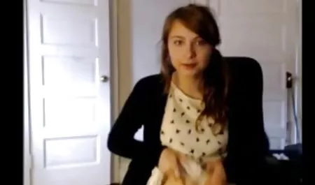 شابة شقراء يمارس العادة السرية أمام سكس عربي امهات الكاميرا