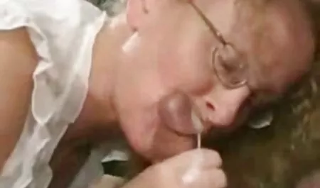 مثير مفلس فاتنة يحصل مارس الجنس في سيارة فان سكس اجنبي مترجم أمهات مع قلق المدلك