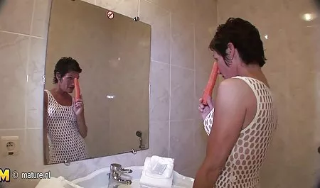 جميلة شقراء السحاقيات سوزان و سابرينا سكس امهات عرب