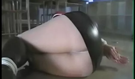 رجل مواقع سكس مترجم محارم مارس الجنس مع صديقته في الغابة