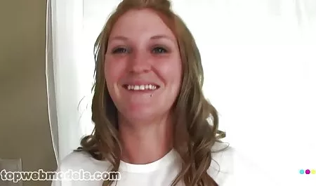ركضت سكس محارم صومالي إلى غرفة أخرى عناق بلدي ناضجة