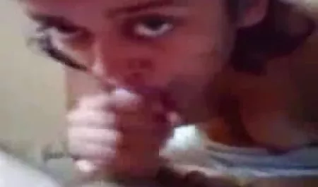 جانيس جريفيث و صديقتها تمتص الديك سكس محارم عرب جديد