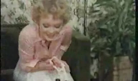مثير امرأة سمراء يحصل مارس مترجم سكس محارم الجنس من قبل قلق الرجل