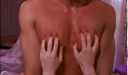 الرجل يمسح ليندا وجميلة كس مارس سكس عربي محارم حقيقي الجنس لها في الشرج