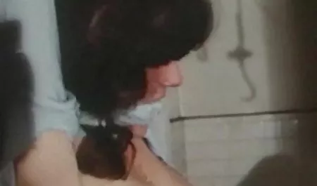 عليك بوضعه على بورنو محارم مترجم عربي شعر العانة
