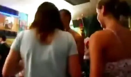 فتاتين افلام سكس محارم عرب يتناوبون اللعين شريك الديك