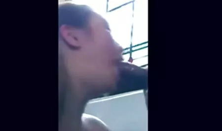 فتاة عارية تستلقي في الشمس عند صديقتها صديقها وجدت لها منذ رأى كل شيء ، سمراء لم تصبح خجولة و كان هناك مذهلة الجنس مواقع سكس محارم عربي