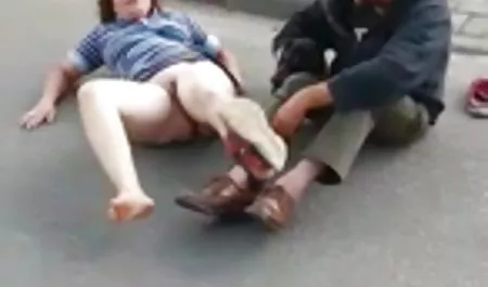 المعتاد التجمعات من شركة ودية انتهت مع مجموعة جنس رجل مع ثلاث نساء. انه مارس سكس اخوات عربي الجنس واحدا تلو الآخر, ثم في الفم ، ثم في المهبل ، وحتى زرعت امرأة واحدة في المؤخرة. كبيرة تحول جنسى!