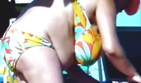 ناضجة عربي محارم امرأة آسيوية يشتكي من كوني الجنس مع شاب في غرفة خلع الملابس