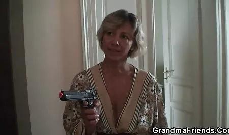 مثلية مشغولة و الشهوانية سكسامهات عربي أخت صغيرة اغراء حارسها