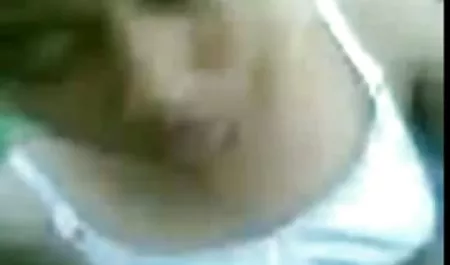 لطيف فتاة امهات سكس عربي خنثى استمنى في سرير كبير