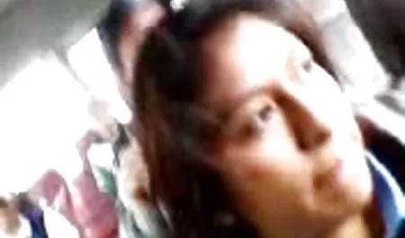 لطيف قليلا الكتاكيت تظهر عرب سكس اخوات الثقوب الضيقة على الكاميرا