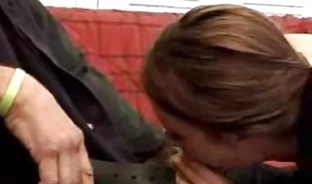 الرجل يقع على ظهره و الفتاة يصعد أفلام سكس عربي محارم على أعلى منه ، مع الوركين لها هي تمسك رأسها وقال انه يبدأ في لعق فرجها, في تلك اللحظة فتاة يأخذ عضو في فمها و يعطي اللسان