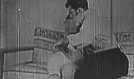 فتاة جميلة يحصل مارس الجنس ام وابنها مترجم عربي في المطبخ مع رجل اسود