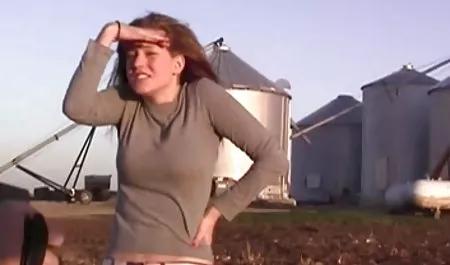 ناضجة, مفلس الكلبة في تنورة قصيرة افلام سكس اجنبي محارم يحصل مارس الجنس من قبل الشباب الذكور