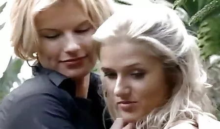 مغر العاهرة في اللاتكس الملاعين نفسها مع دسار أحمر سكس عرب نار محارم
