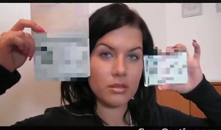 امرأة سمراء مثير اغراء بلدها البستاني سكس عربي سوري محارم جره إلى المنزل وبدأت بحماس يلهون مع جاحظ التناسلية