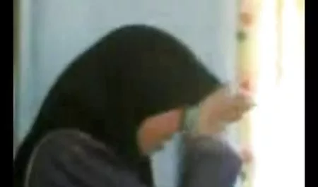 أحمر فيرونا السماء افلام محارم عرب جاء عشيقها في الملابس الداخلية عن الجنس الشرجي